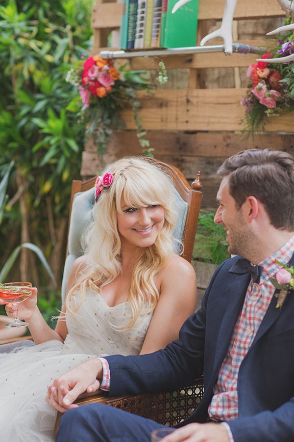 how-to-create-a-woodsy-indoor-wedding