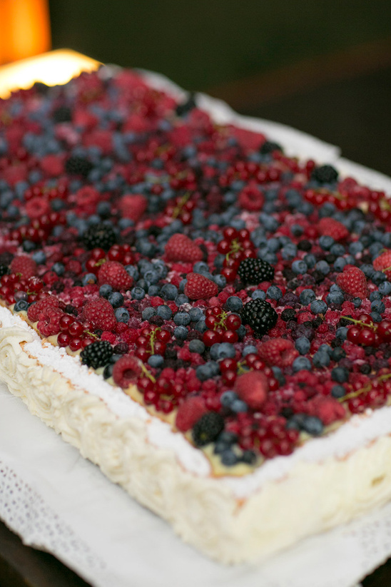 fresh berry topped cake from Pasticceria Dolce Sosta in Pienza