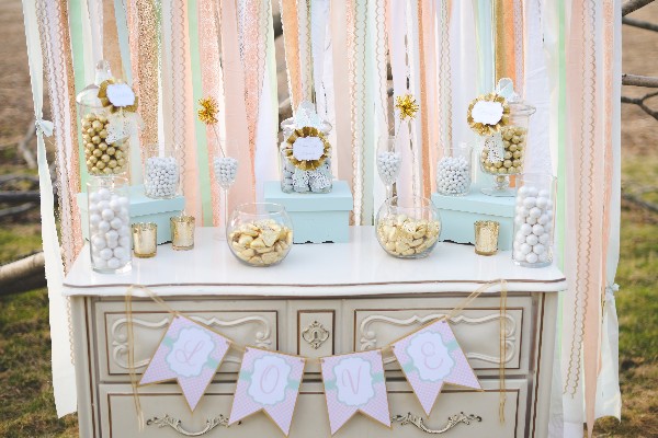 make-a-statement-with-your-sweets-table