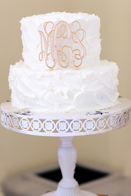 white textured wedding cake