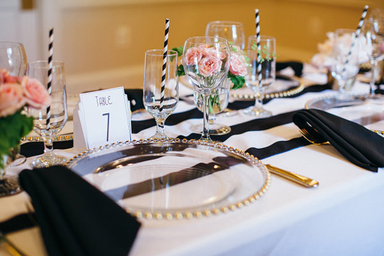 black and white table decor