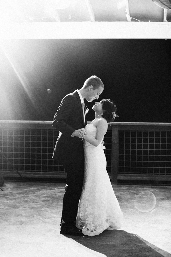 texas-navy-and-orange-wedding