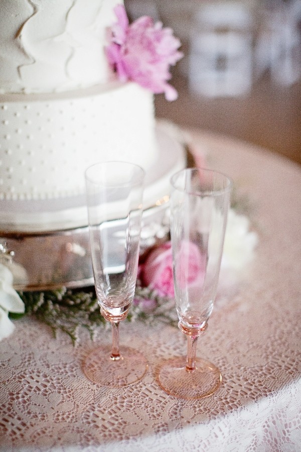 vintage-milk-glass-wedding
