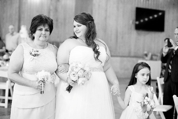 vintage-milk-glass-wedding