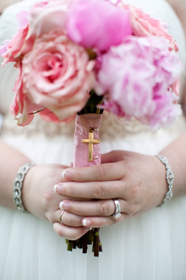 vintage-milk-glass-wedding