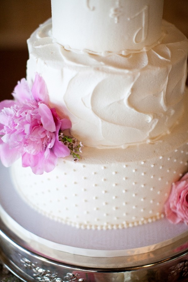 vintage-milk-glass-wedding