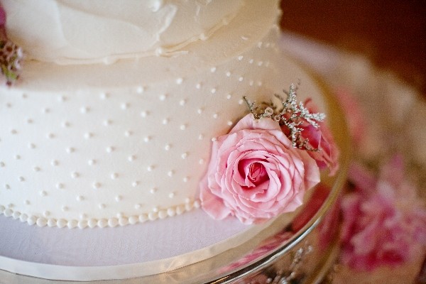 vintage-milk-glass-wedding