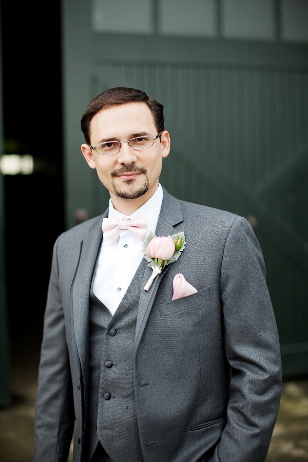 vintage-milk-glass-wedding
