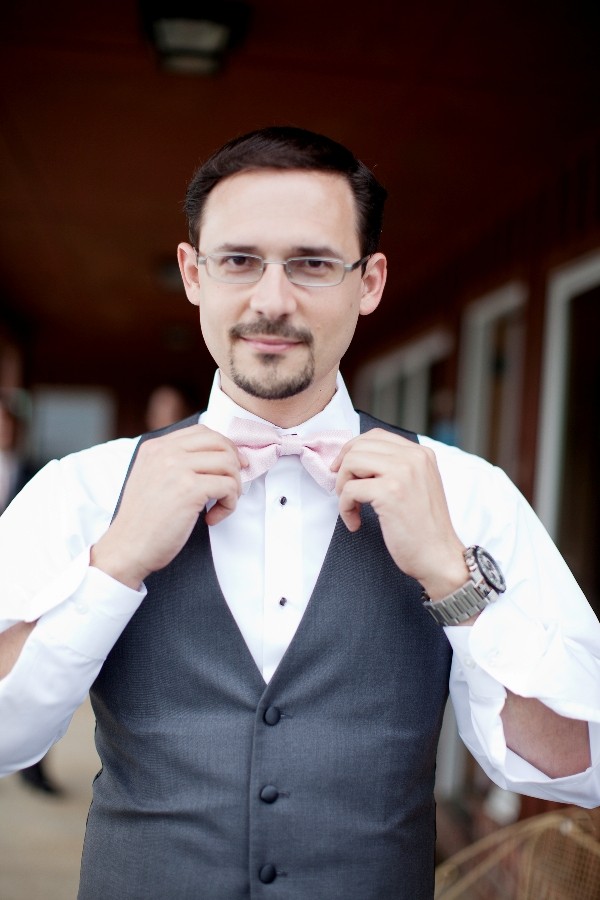 vintage-milk-glass-wedding