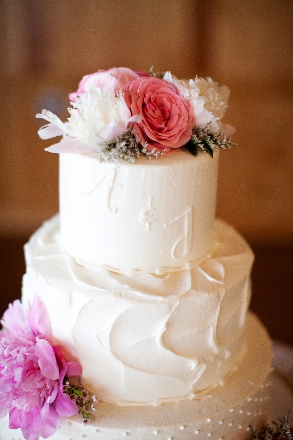 vintage-milk-glass-wedding