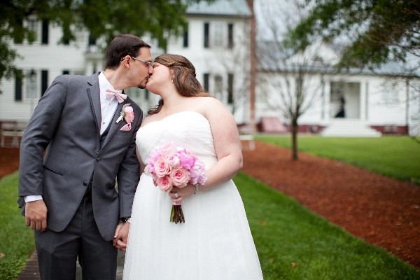 vintage-milk-glass-wedding