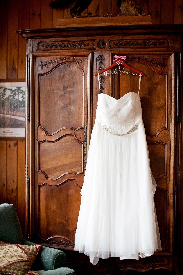 vintage-milk-glass-wedding