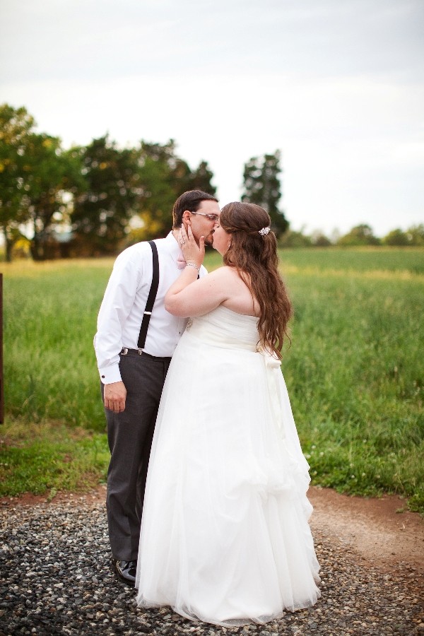 vintage-milk-glass-wedding