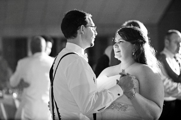 vintage-milk-glass-wedding