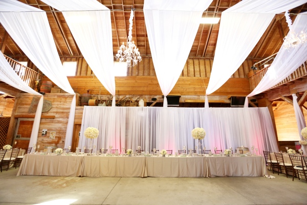 a-barn-made-beautiful-wedding