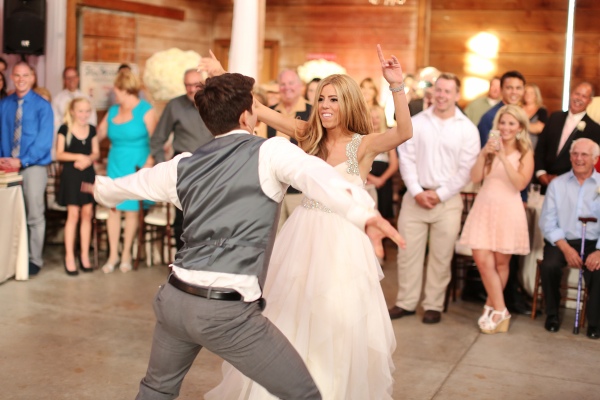 a-barn-made-beautiful-wedding