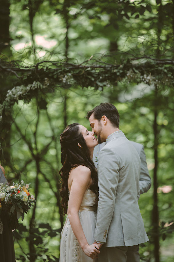 all-natural-barn-wedding-at-fallingwater
