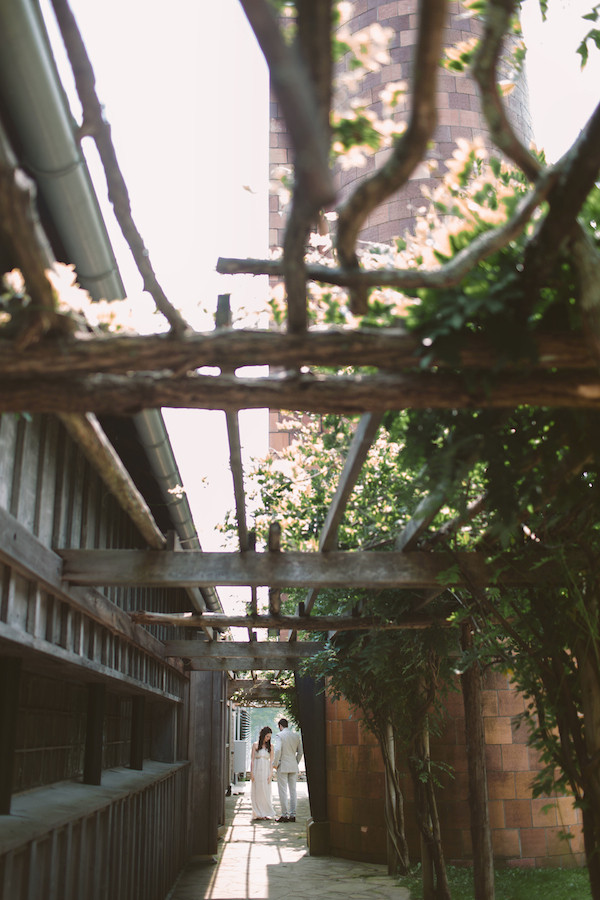 all-natural-barn-wedding-at-fallingwater