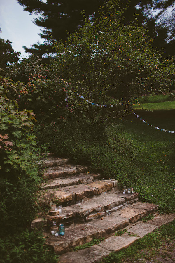all-natural-barn-wedding-at-fallingwater
