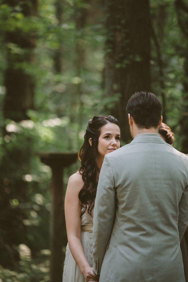 all-natural-barn-wedding-at-fallingwater