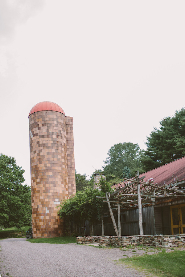 all-natural-barn-wedding-at-fallingwater