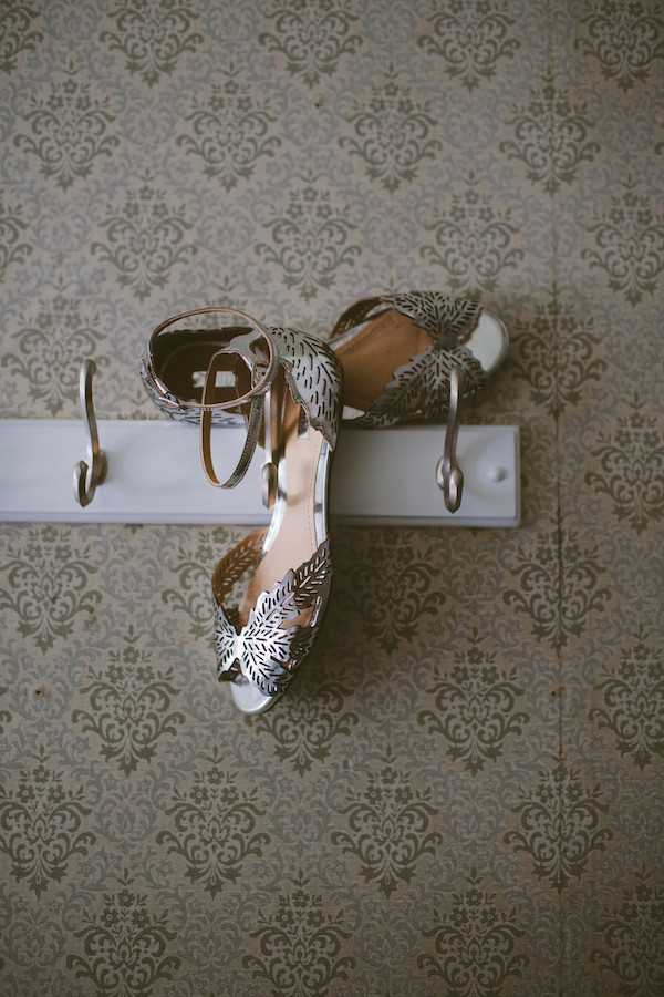 all-natural-barn-wedding-at-fallingwater