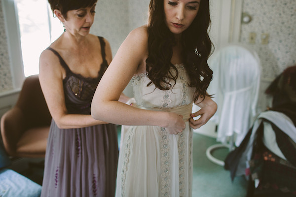 all-natural-barn-wedding-at-fallingwater