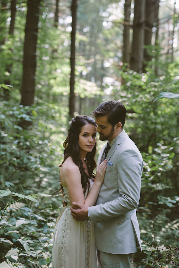 all-natural-barn-wedding-at-fallingwater