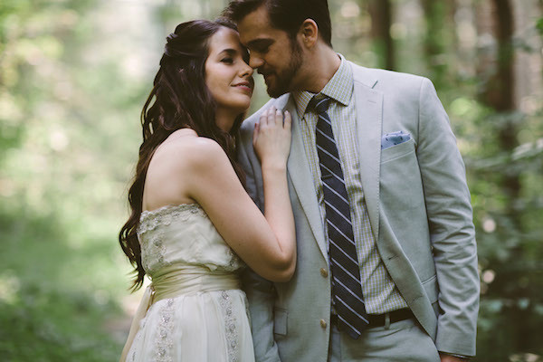 all-natural-barn-wedding-at-fallingwater
