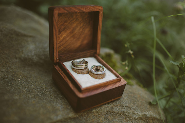 all-natural-barn-wedding-at-fallingwater