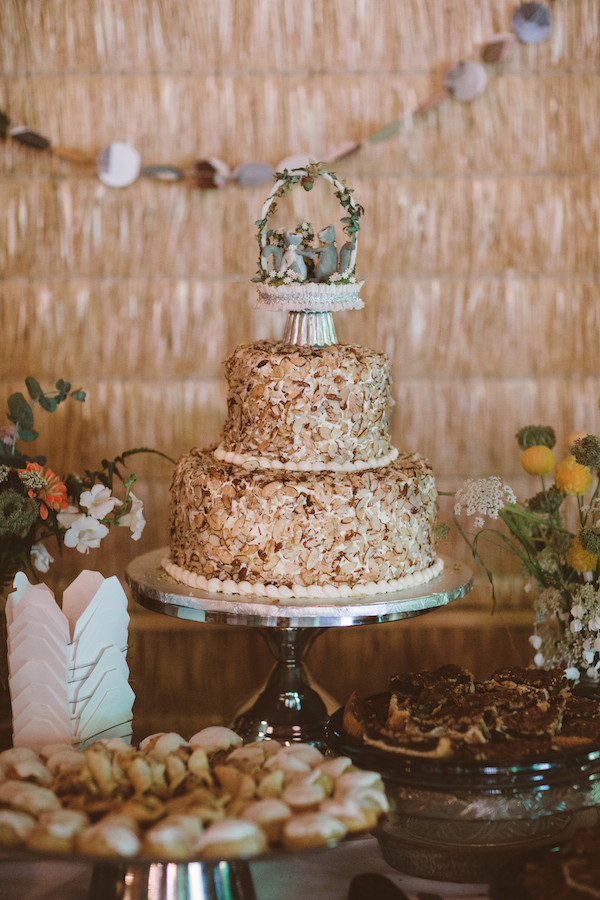 all-natural-barn-wedding-at-fallingwater