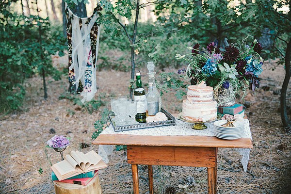 bold-and-earthy-woodland-wedding