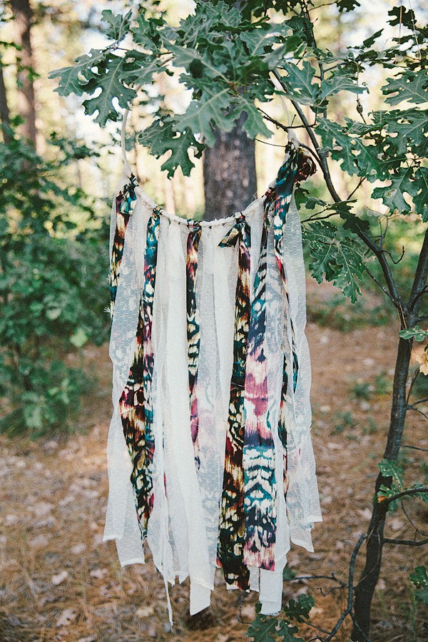 bold-and-earthy-woodland-wedding