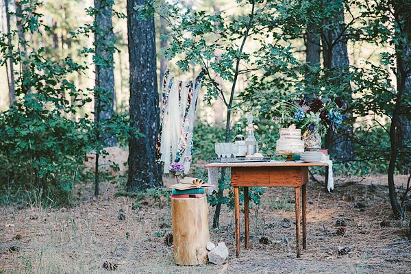 bold-and-earthy-woodland-wedding
