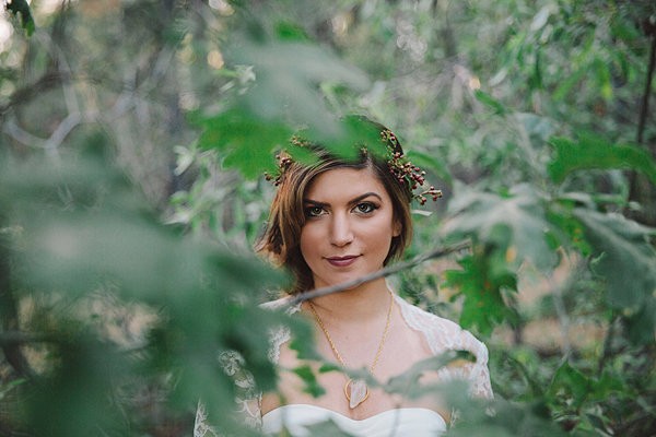 bold-and-earthy-woodland-wedding