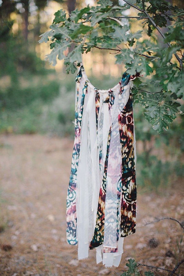 bold-and-earthy-woodland-wedding