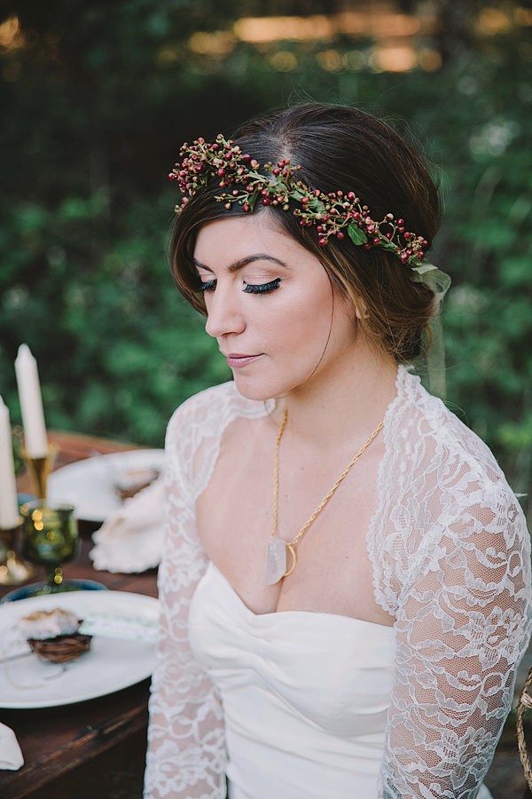 bold-and-earthy-woodland-wedding