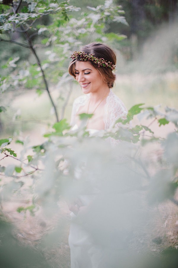 bold-and-earthy-woodland-wedding