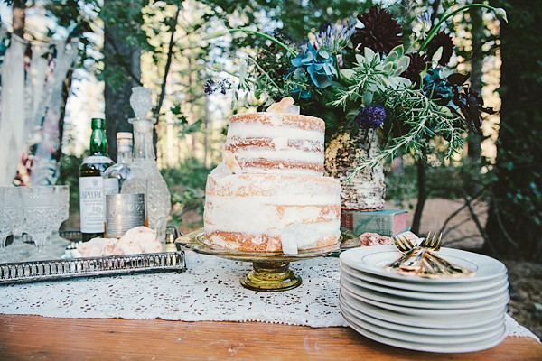 bold-and-earthy-woodland-wedding