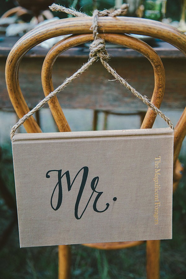 bold-and-earthy-woodland-wedding