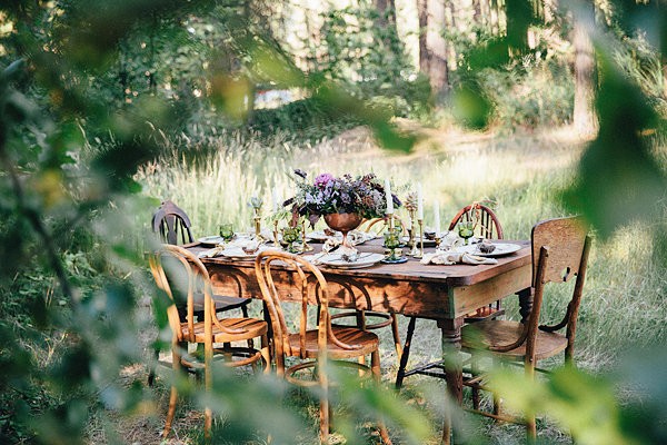bold-and-earthy-woodland-wedding