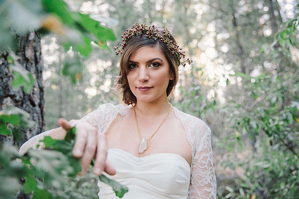 bold-and-earthy-woodland-wedding