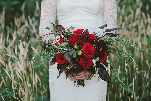 bold-and-earthy-woodland-wedding