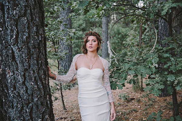 bold-and-earthy-woodland-wedding