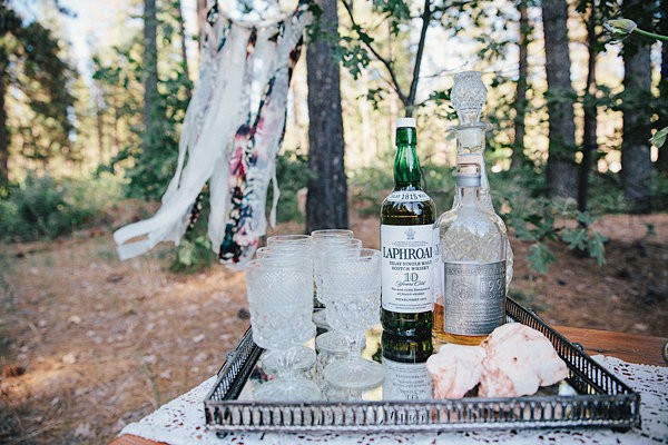 bold-and-earthy-woodland-wedding