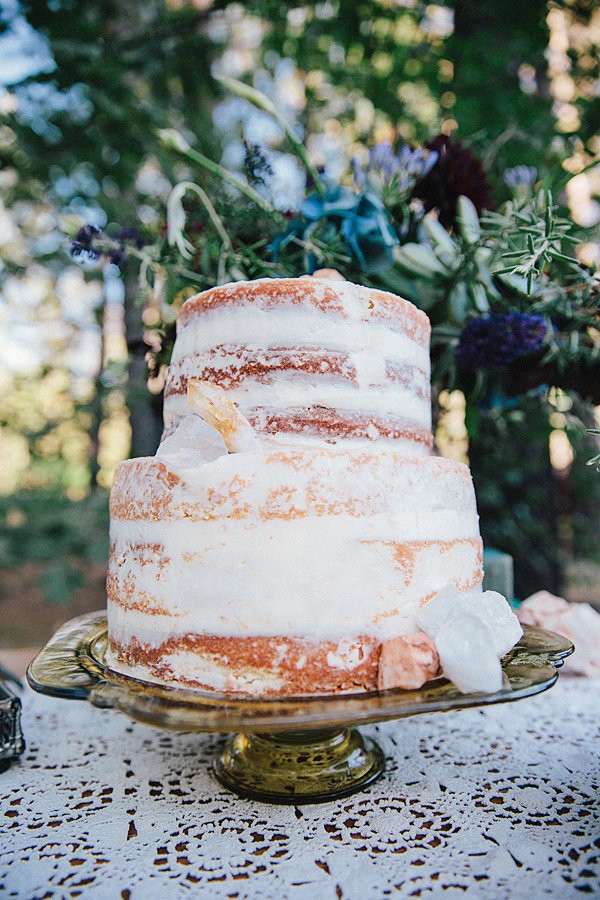 bold-and-earthy-woodland-wedding