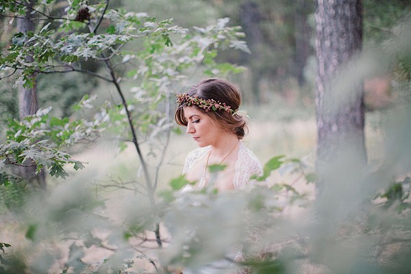 bold-and-earthy-woodland-wedding