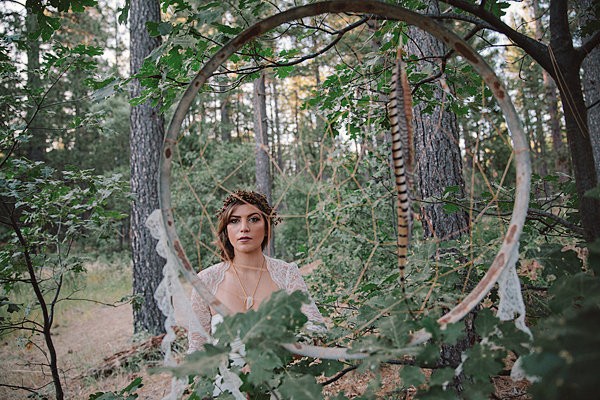 bold-and-earthy-woodland-wedding