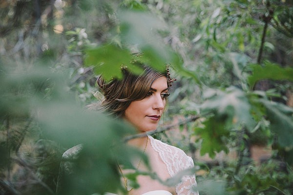 bold-and-earthy-woodland-wedding