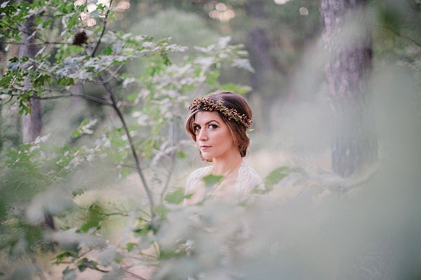 bold-and-earthy-woodland-wedding